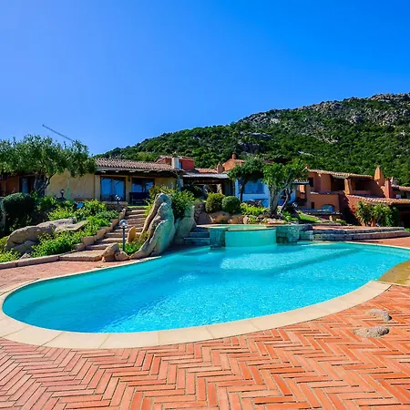 Βίλα Sardinia Family - Carmen With Sea View And Pool *
